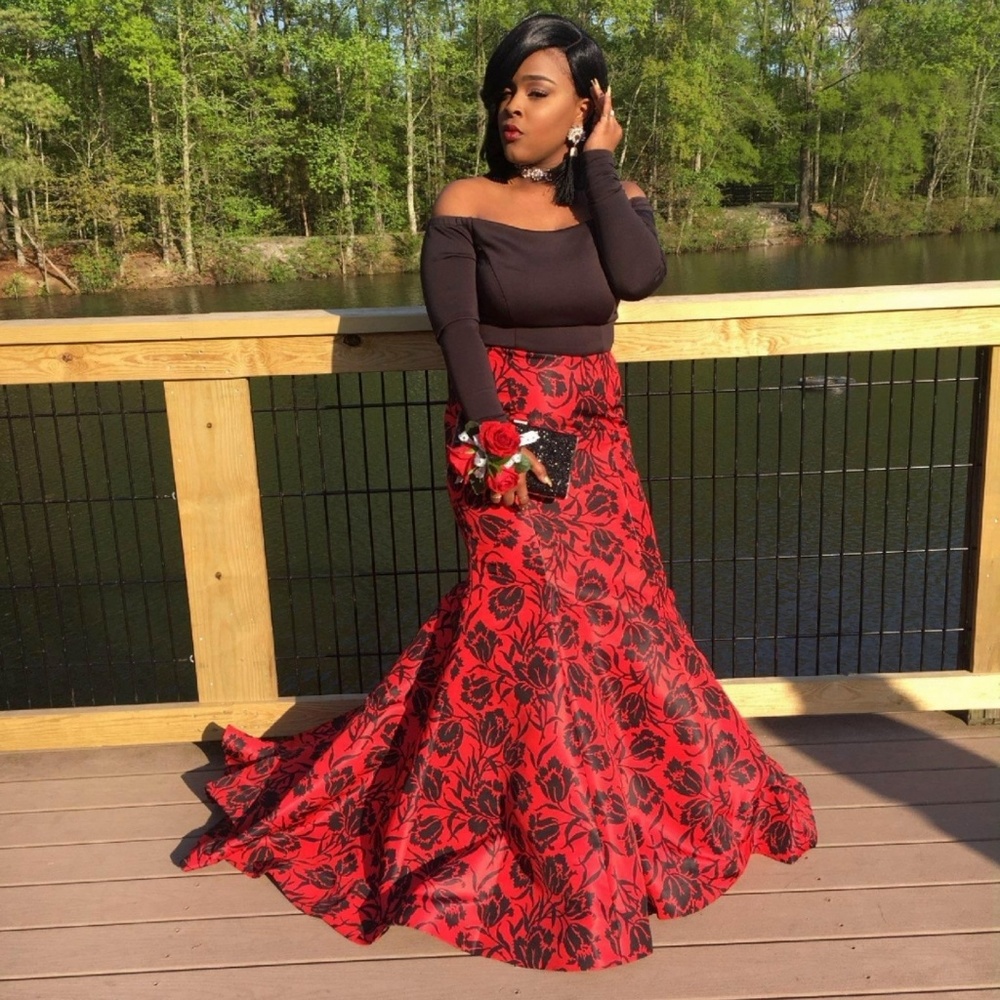 Beautiful 2 piece prom gown